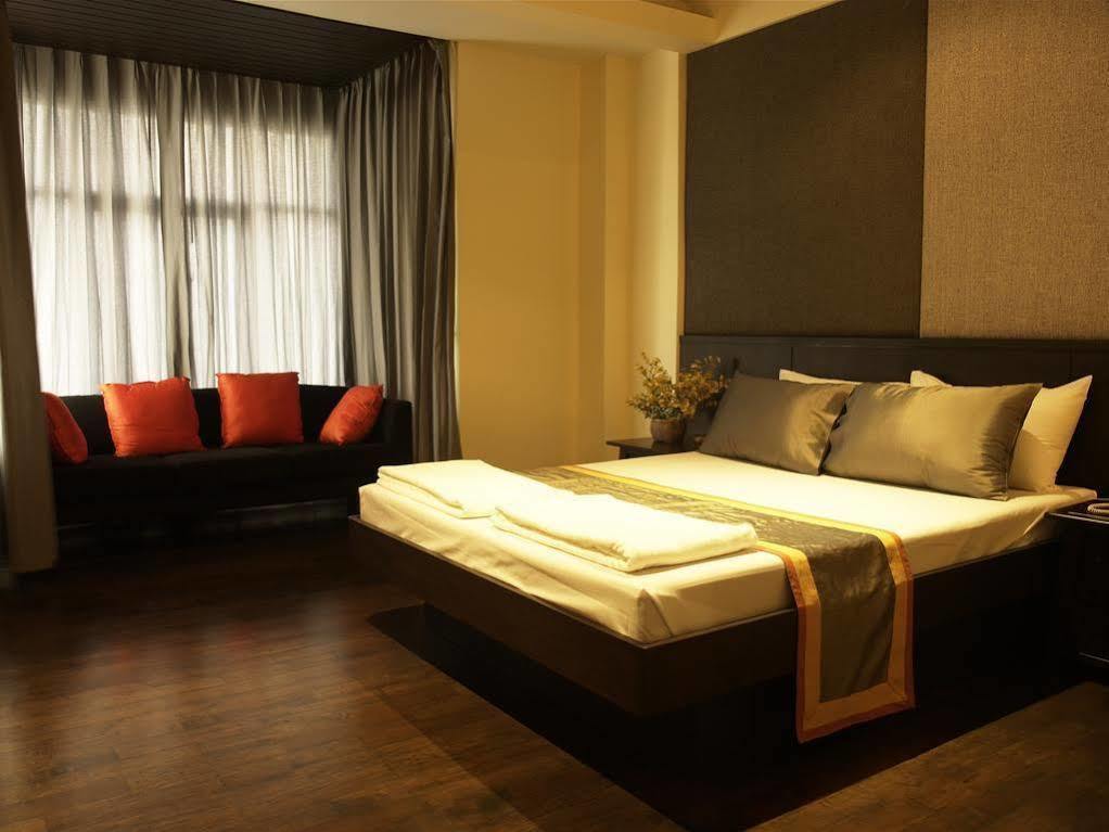 Siam Society Hotel And Resort Банкок Екстериор снимка