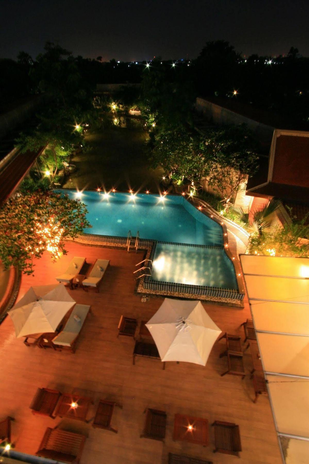 Siam Society Hotel And Resort Банкок Екстериор снимка
