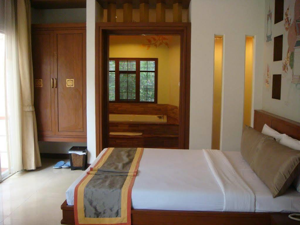Siam Society Hotel And Resort Банкок Екстериор снимка